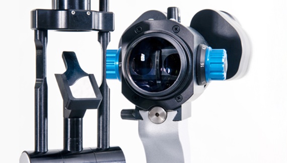 Microscope arm with bearings made of iglidur® bar stock